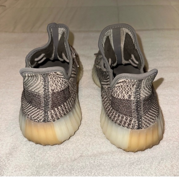 Yeezy Boost V2. Men’s 11. Monice. Very good condition. Box included. - Picture 2 of 8